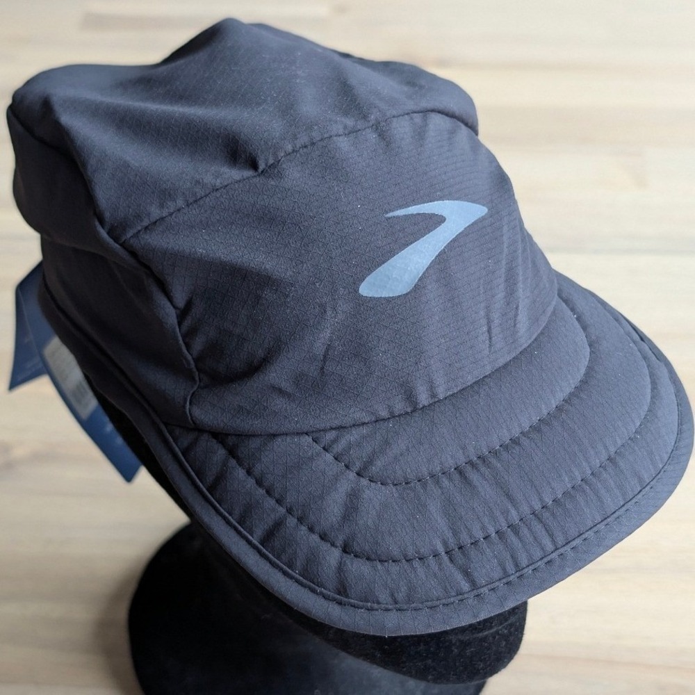 Brooks Lightweight Packable Running Hat Black Wind Rain Resistant Cap NWT